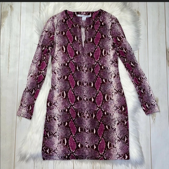 Diane Von Furstenberg - Picture 1 of 9